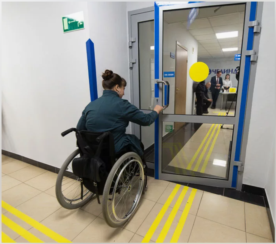 Пример оборудования коридора для инвалида колясочника